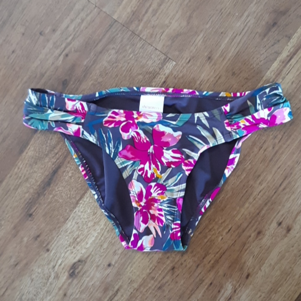 Nwt hipster bikini bottom xs floral print colorful